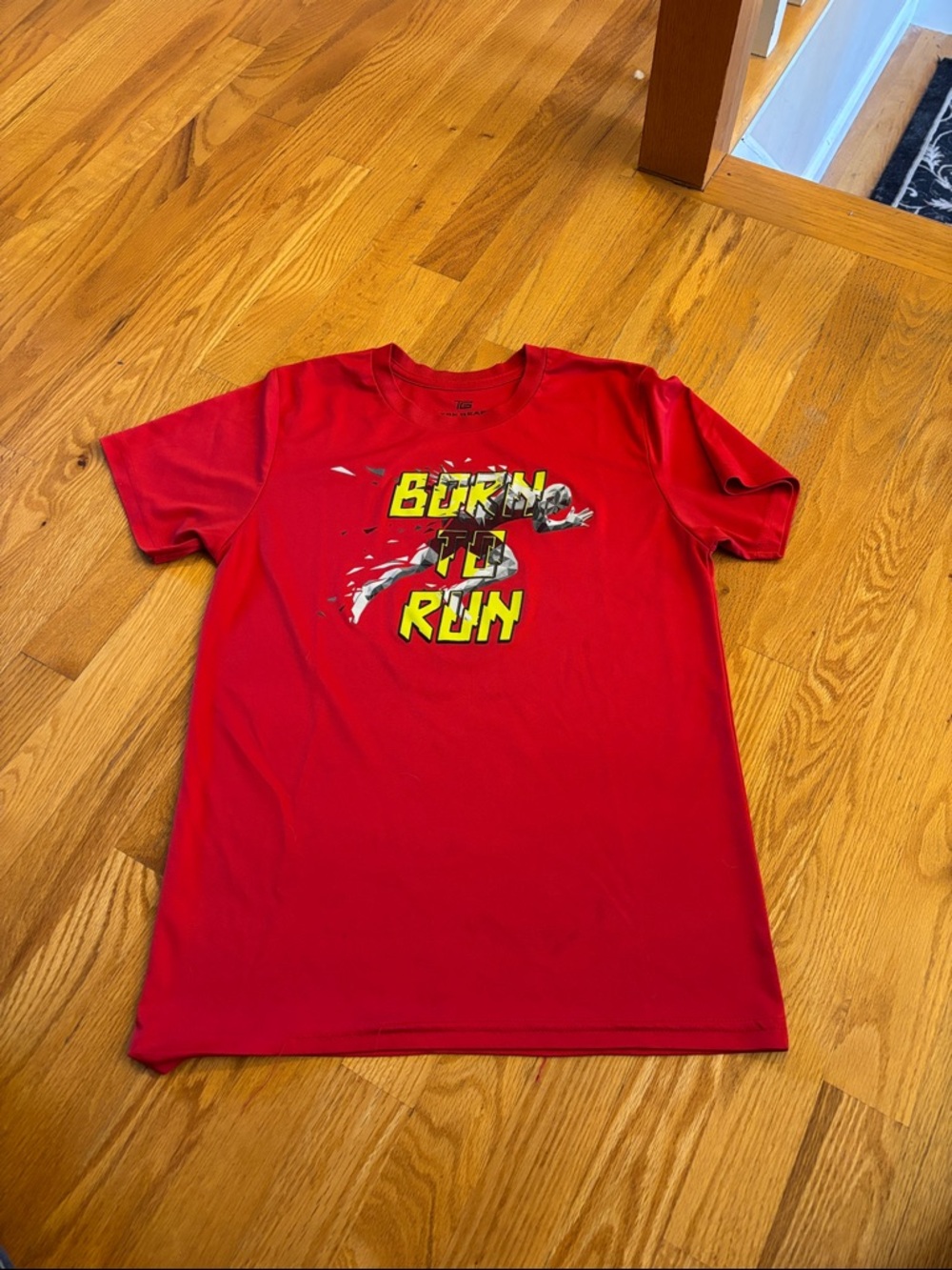 Red Short Sleeve Graphic 'Born To Run' Tee (Size L)